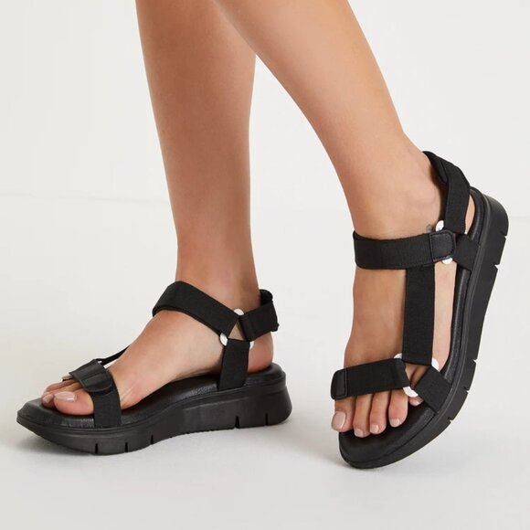 Qwest Black Strappy Sandals/NIB/Size 8.5 - Picture 1 of 16